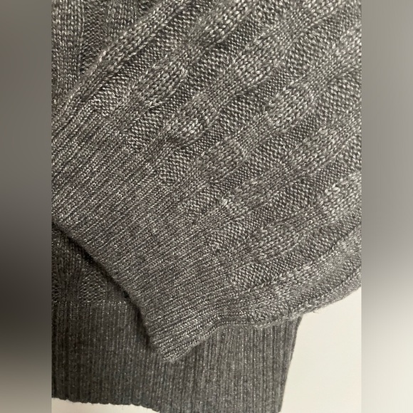 DKNY Jeans cropped grey & silver cable knit turtleneck, Medium, 3/4 sleeve. - Picture 6 of 10